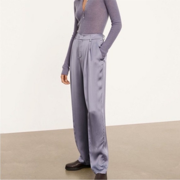 Vince pleat front  pant in light shiny purple - Picture 2 of 6